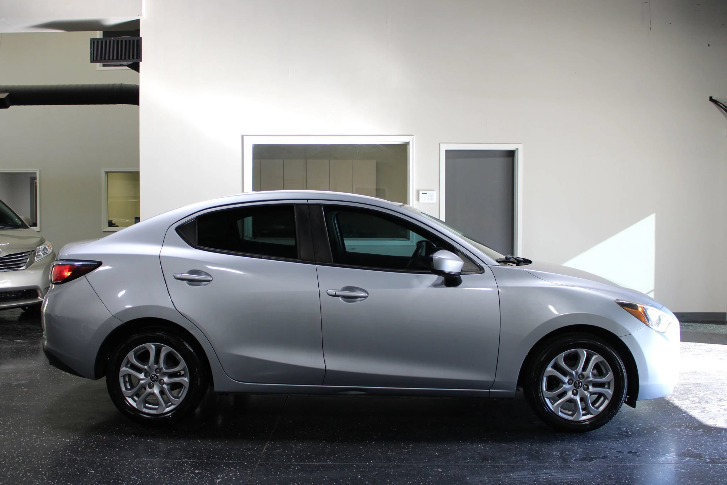 Used 2017 Toyota Yaris iA FWD image 3