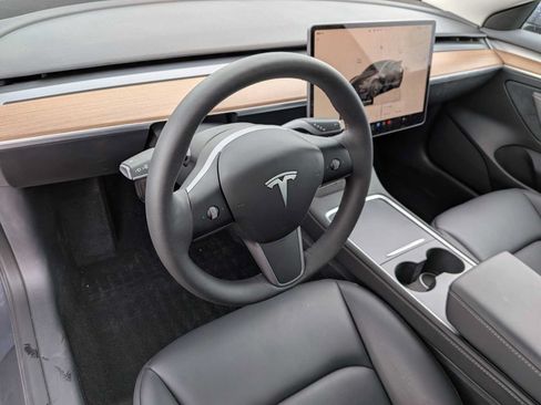 Used 2023 Tesla Model 3 Standard Range RWD image 2