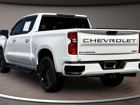 Used 2024 Chevrolet Silverado 1500 RST RWD image 4