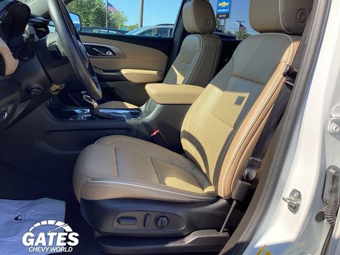Used 2022 Chevrolet Traverse Premier AWD/4WD image 13