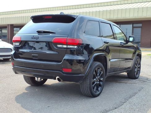 Used 2021 Jeep Grand Cherokee Laredo X AWD/4WD image 5