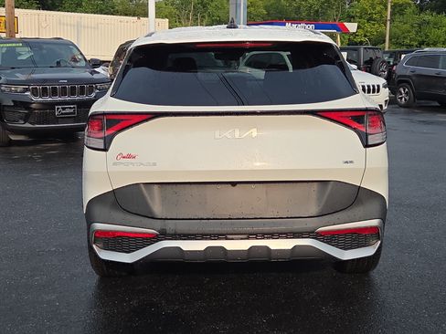 Used 2023 Kia Sportage LX AWD/4WD image 5