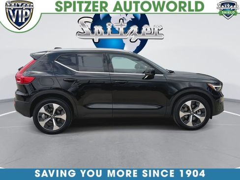 Used 2025 Volvo XC40 B5 Plus AWD/4WD image 10