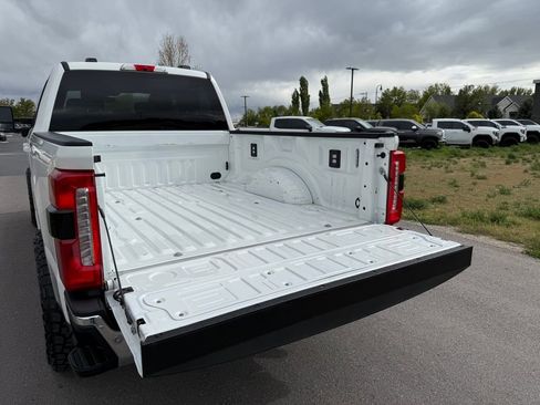 Used 2025 Ford F350 Lariat AWD/4WD image 13