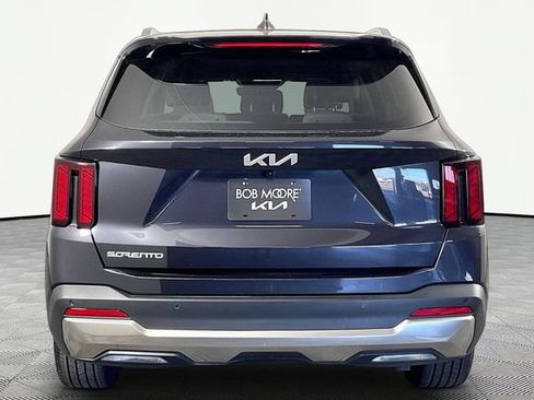Certified 2026 Kia Sorento EX FWD image 5
