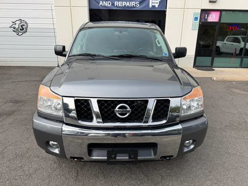 Used 2015 Nissan Titan SV w/ SV Value Truck Package AWD/4WD image 7