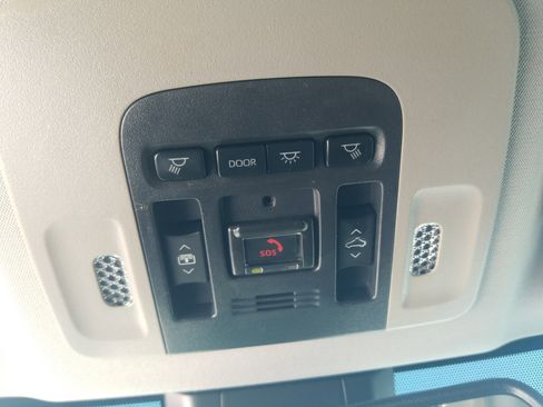 Used 2021 Toyota Camry XSE FWD image 21