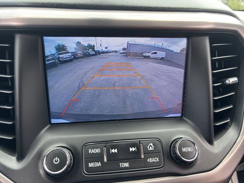 Used 2017 GMC Acadia SLT AWD/4WD image 18