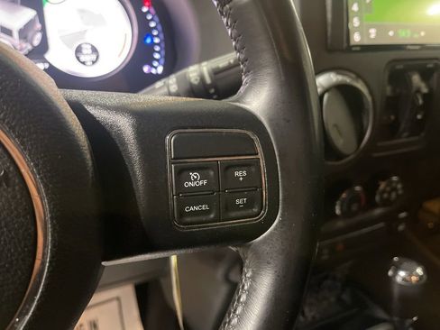 Used 2018 Jeep Wrangler Unlimited Sport S AWD/4WD image 14
