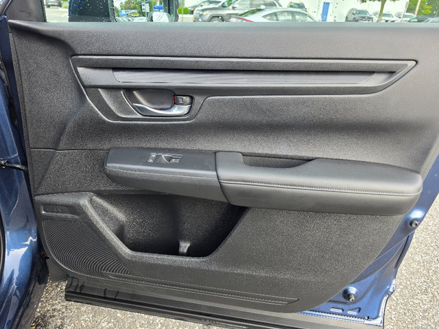 Used 2025 Honda CR-V LX image 11