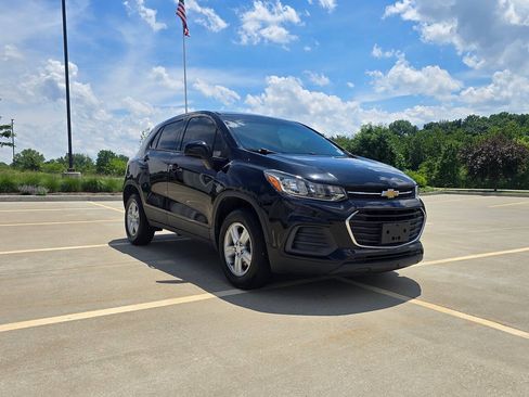 Used 2020 Chevrolet Trax LS w/ Tint and Cruise Package AWD/4WD image 20