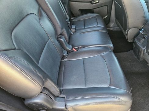 Used 2018 Ford Explorer XLT w/ Equipment Group 202A image 22