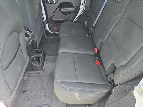 Used 2022 Jeep Wrangler Unlimited Willys image 16