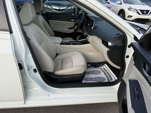Used 2020 Nissan Altima 2.5 S FWD image 14