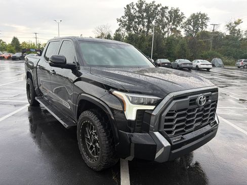 Used 2025 Toyota Tundra Platinum w/ TRD Off-Road Package AWD/4WD image 8