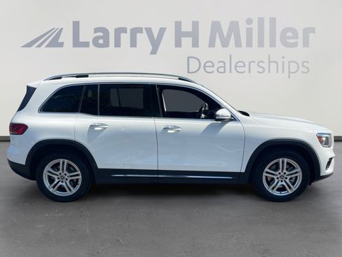 Used 2020 Mercedes-Benz GLB 250 4MATIC w/ Premium Package image 6
