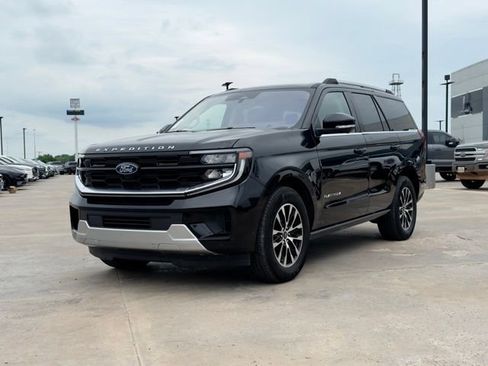 Certified 2025 Ford Expedition Platinum AWD/4WD image 4