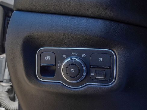 Used 2020 Aston Martin V8 Vantage Coupe image 34