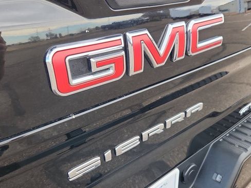 Used 2024 GMC Sierra 2500 AT4 w/ AT4 Premium Plus Package AWD/4WD image 16