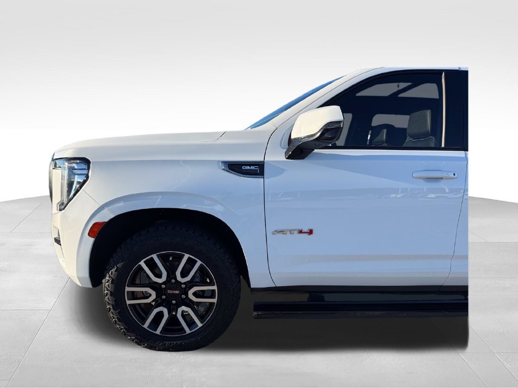 Used 2023 GMC Yukon XL AT4 w/ AT4 Premium Plus Package AWD/4WD image 22