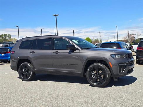 New 2026 Jeep Grand Cherokee L Limited image 1
