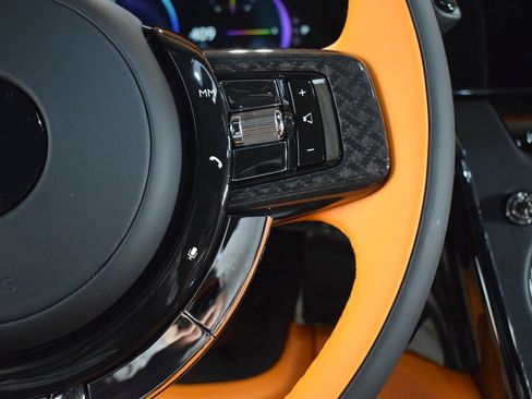 New 2026 Rolls-Royce Cullinan Black Badge image 28