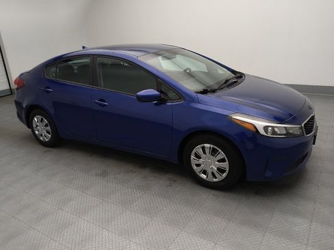 Used 2017 Kia Forte LX FWD image 11
