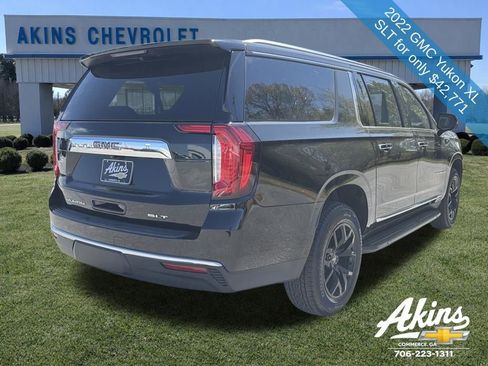 Used 2022 GMC Yukon XL SLT w/ SLT Premium Package image 6