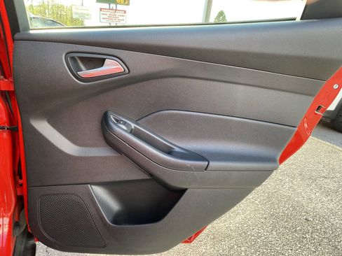 Used 2012 Ford Focus SE image 18