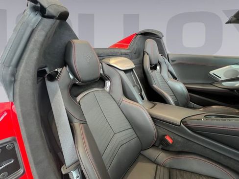 Used 2024 Chevrolet Corvette Stingray Premium Conv w/ 3LT image 18