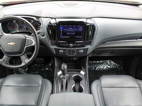 Used 2020 Chevrolet Traverse LT w/ Driver Confidence II Package image 16