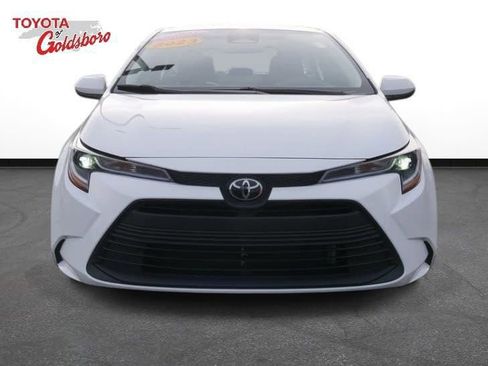 Used 2023 Toyota Corolla LE image 2