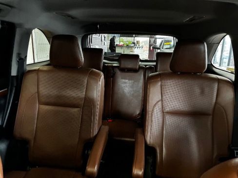 Used 2019 Toyota Highlander Limited FWD image 38