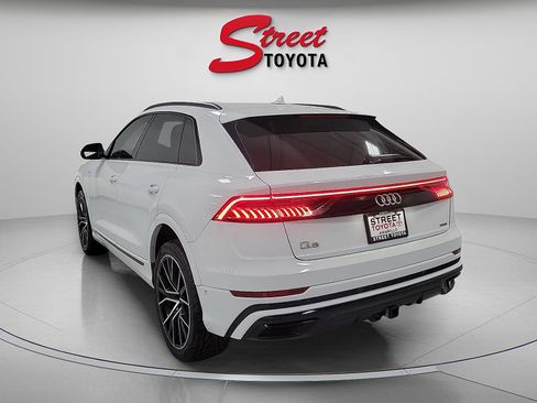 Used 2020 Audi Q8 Premium Plus w/ Premium Plus Package AWD/4WD image 2