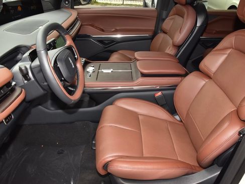 New 2026 Lincoln Navigator L Reserve AWD/4WD image 12