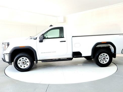 Used 2024 GMC Sierra 2500 Pro w/ Convenience Package AWD/4WD image 3