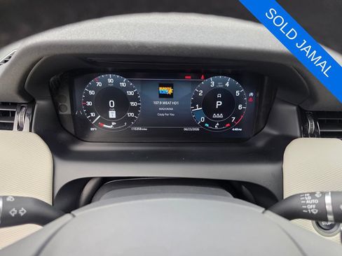 Used 2024 Land Rover Discovery Sport Dynamic SE AWD/4WD image 19