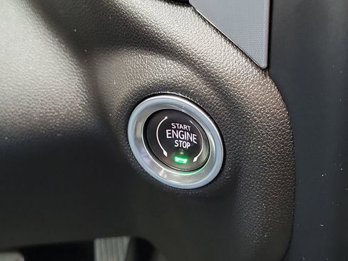 Used 2022 GMC Sierra 2500 SLE w/ SLE Value Package; AWD/4WD image 13