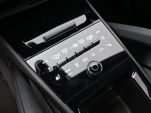 Certified 2025 Porsche Cayenne S AWD/4WD image 21