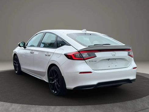 Used 2022 Honda Civic EX-L image 6