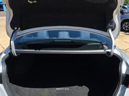 Used 2022 Nissan Sentra SV image 8