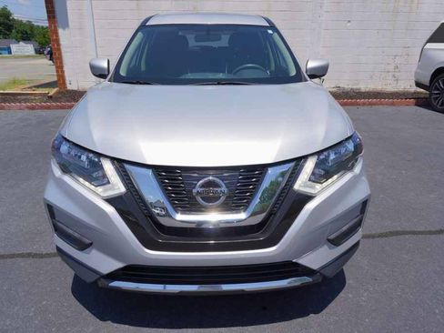 Used 2017 Nissan Rogue S FWD image 3