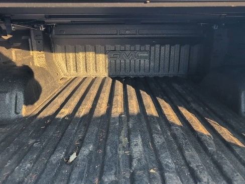 Used 2025 GMC Sierra 1500 AT4 w/ AT4 Premium Package image 8