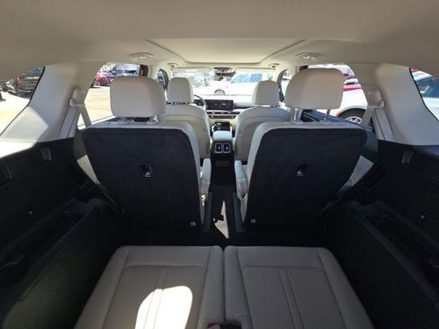 Used 2025 Kia Sorento EX w/ Panoramic Sunroof Package image 14