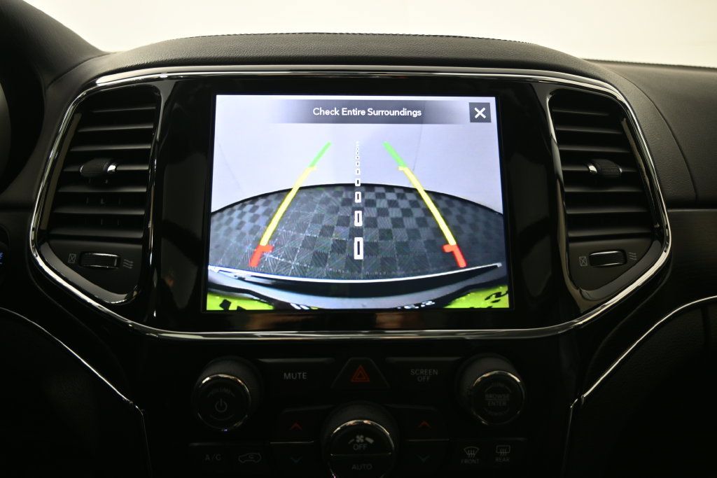 Used 2021 Jeep Grand Cherokee Summit AWD/4WD image 29