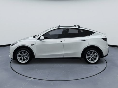 Used 2024 Tesla Model Y Long Range AWD/4WD image 8