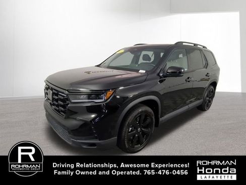 Used 2025 Honda Pilot Black Edition image 1