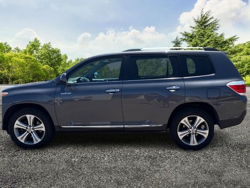 Used 2011 Toyota Highlander Limited w/ Tow Pkg AWD/4WD image 4