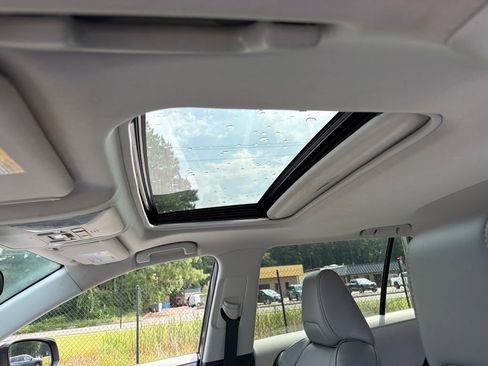Used 2019 Toyota RAV4 XLE Premium w/ Cold Weather Package AWD/4WD image 19