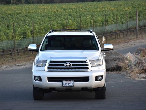 Used 2013 Toyota Sequoia Platinum AWD/4WD image 6